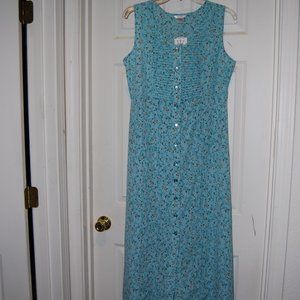 Beautiful sleeveless dress - NWT